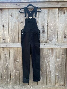 Universal Thread Black Bib Overalls with Front Pocket